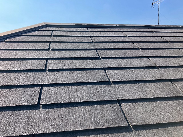 屋根材の劣化状況を確認